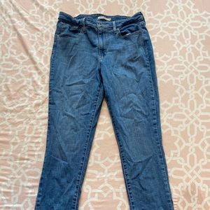 Women’s Levi’s Jeans